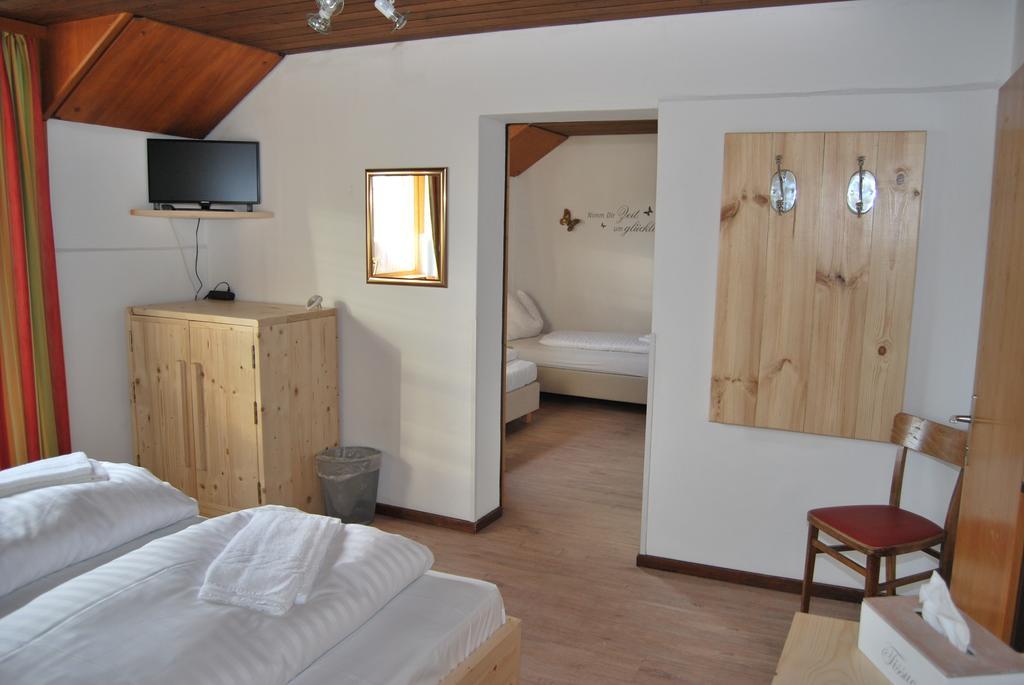 Gaestehaus Pernull Hermagor-Pressegger See Rum bild